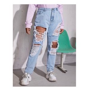 SHEIN Plus Bleach Wash Destroyed Ripped Jeans